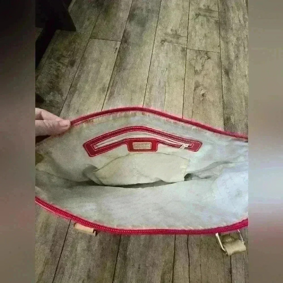 ARCADIA red purse. - Picture 7 of 12